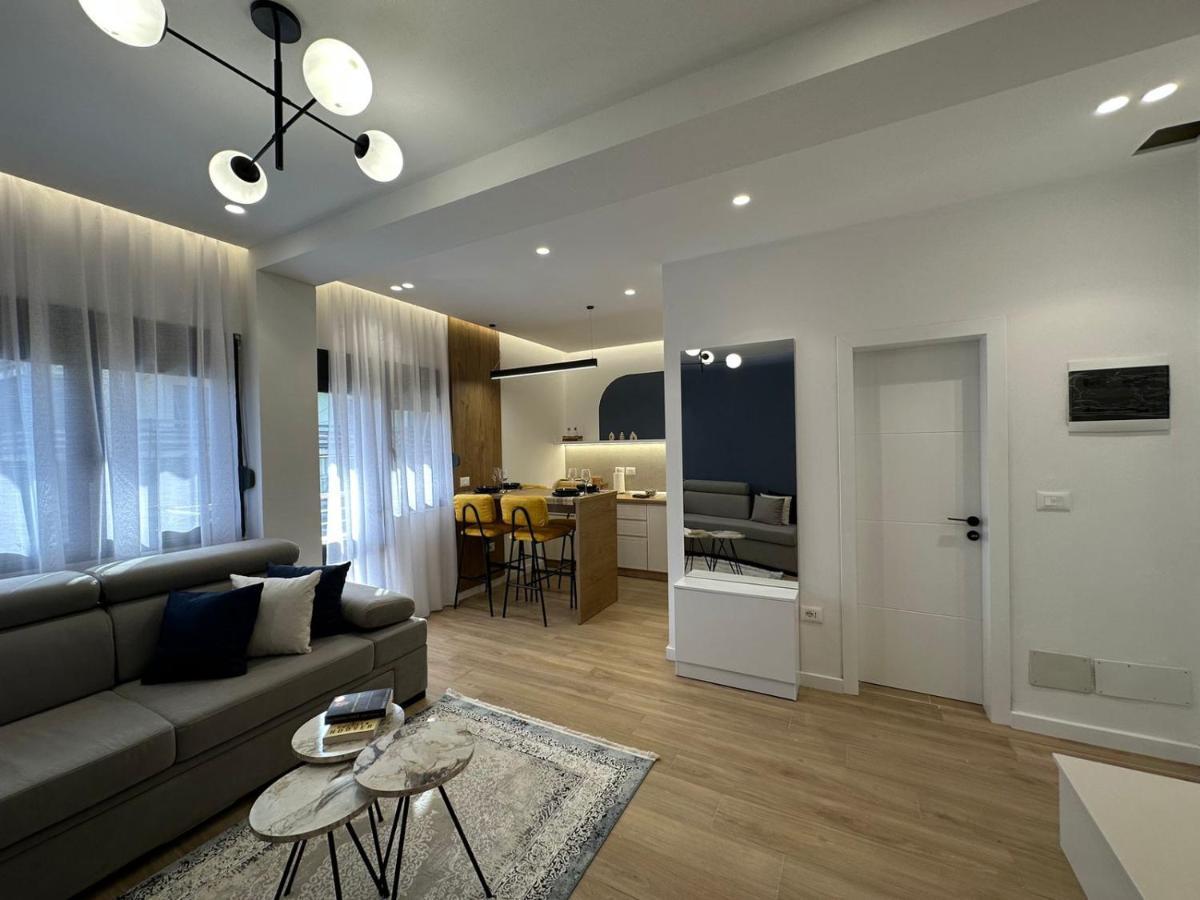 Luxurious Seaside Apartment Дуррес Экстерьер фото